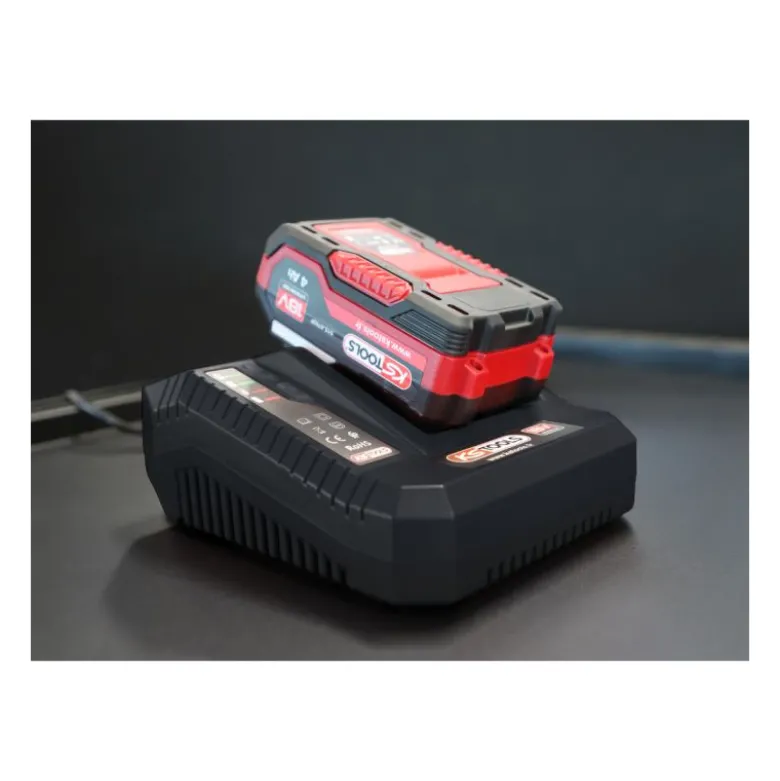 Compresseur d'air portatif silencieux 5L 9Bars 18V avec batterie 4Ah et chargeur KS TOOLS - 165.0816F-A1