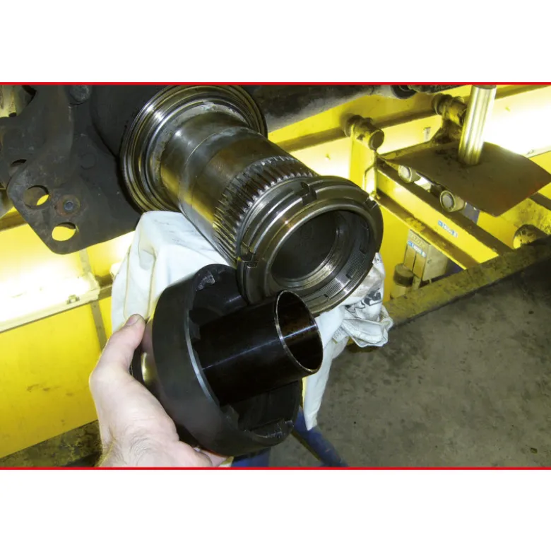 Douille pour écrou d’essieu - Spécial Mercedes MAN 10 + 13 t KS TOOLS 450.0168