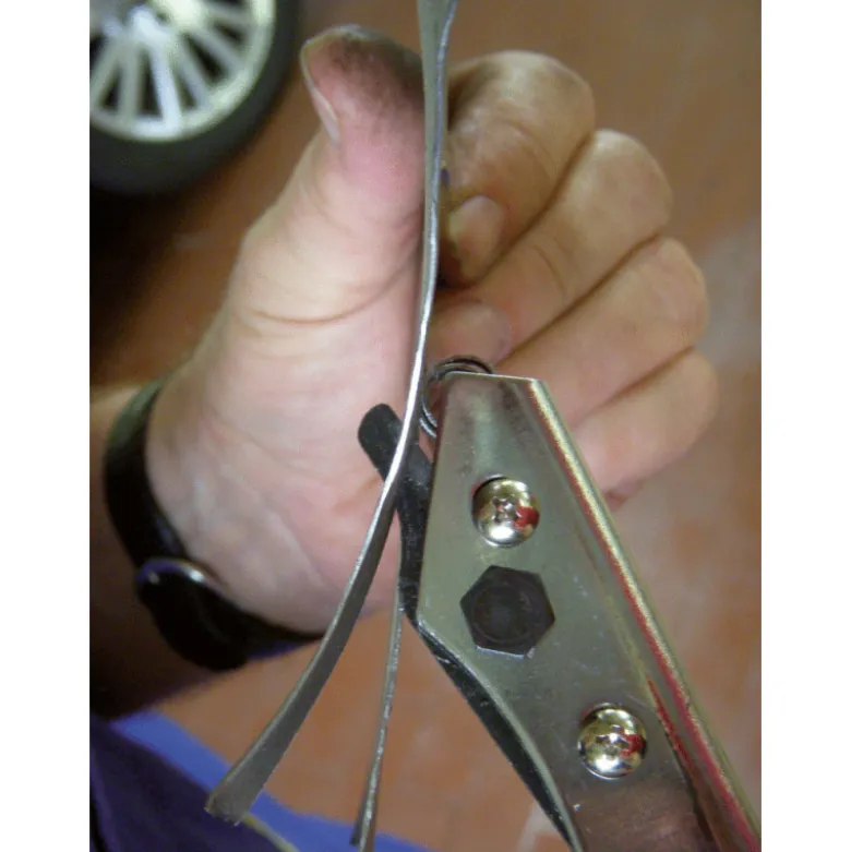 Grignoteuse pour des tôles jusqu'à 1.2 mm - KS TOOLS 140.2175