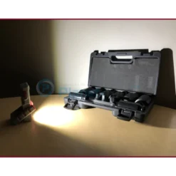 Lampe à main LED, WI300, rechargeable sans fil + Chargeur sans fil et connecteur USB de type C KRAFTWERK