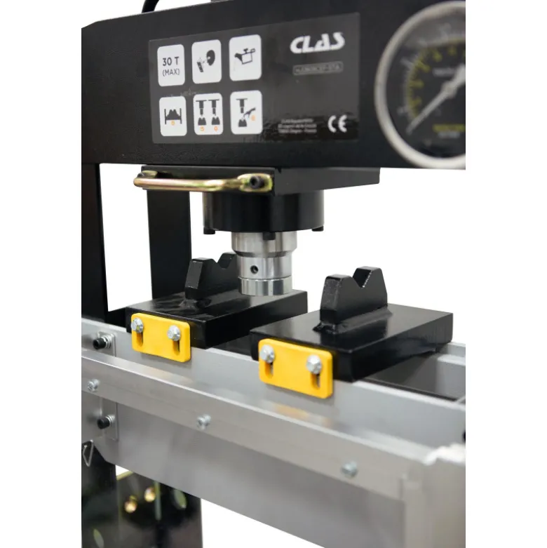 Presse hydraulique 30 Tonnes vérin coulissant sur pied CLAS OH 1035